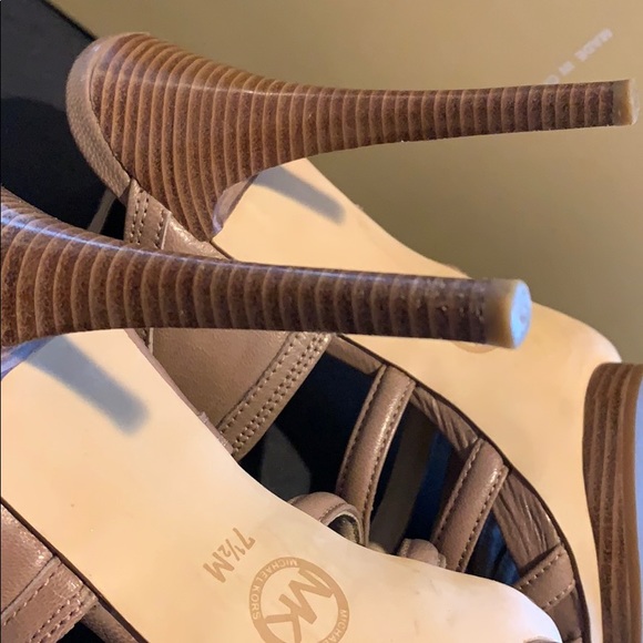 Michael Kors strappy Sandals - Picture 7 of 8